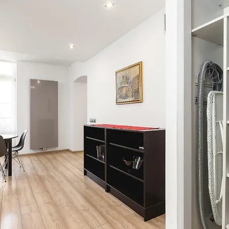 Apartment Cracow Miodowa By Renters *